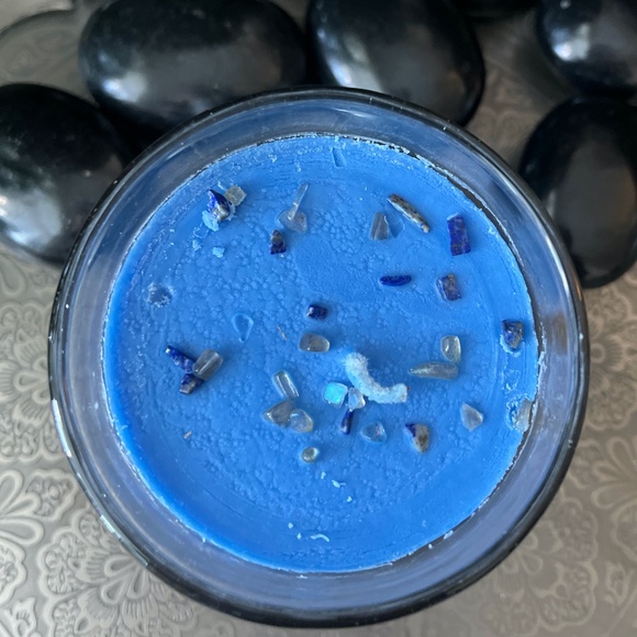 SOY WAX Myrrh Lapis and Labradorite Chakra Gem Candle - Picture 3 of 5